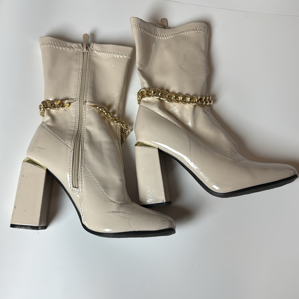 White heel boots